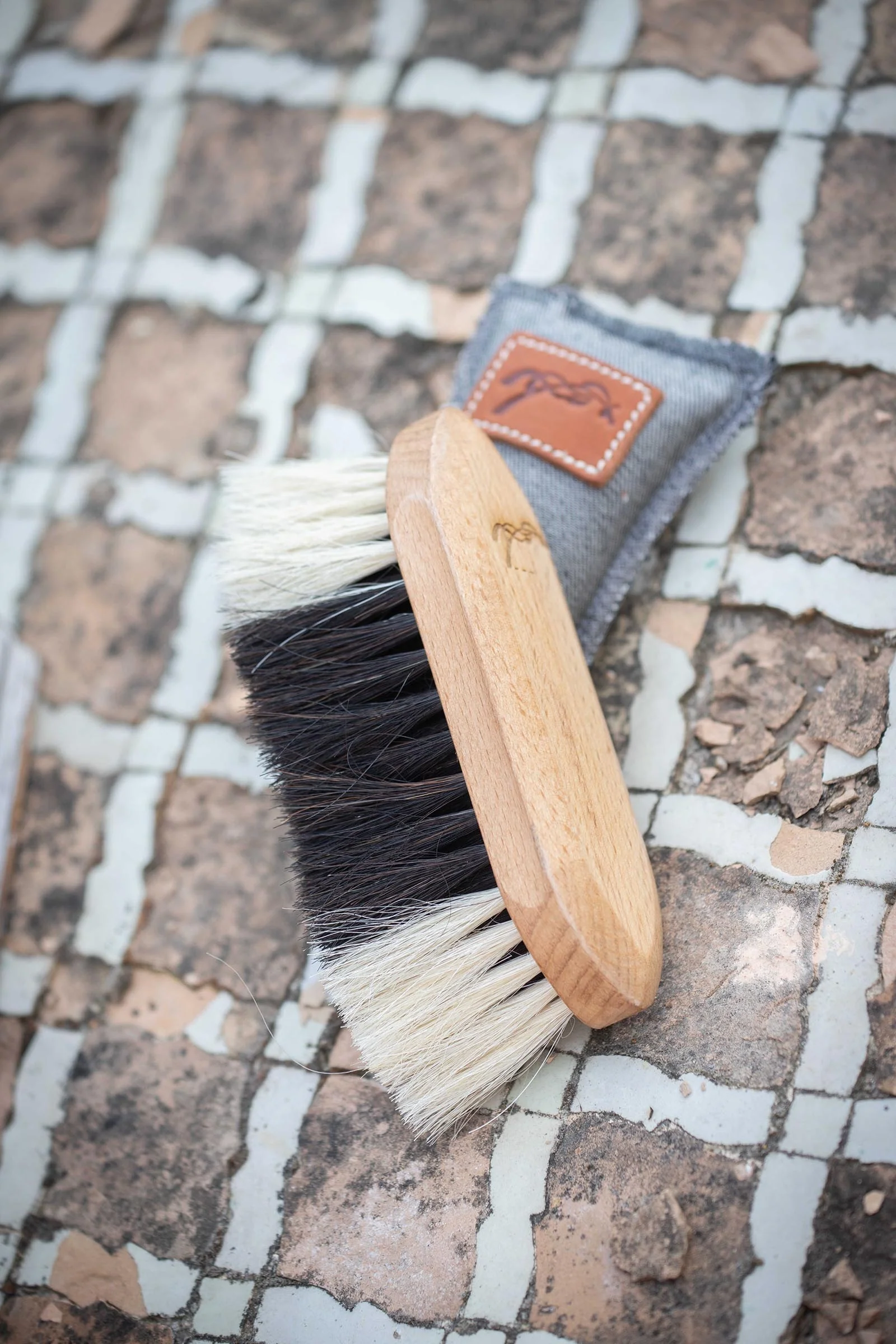 Soft Dandy Brush, Small Wood One Size